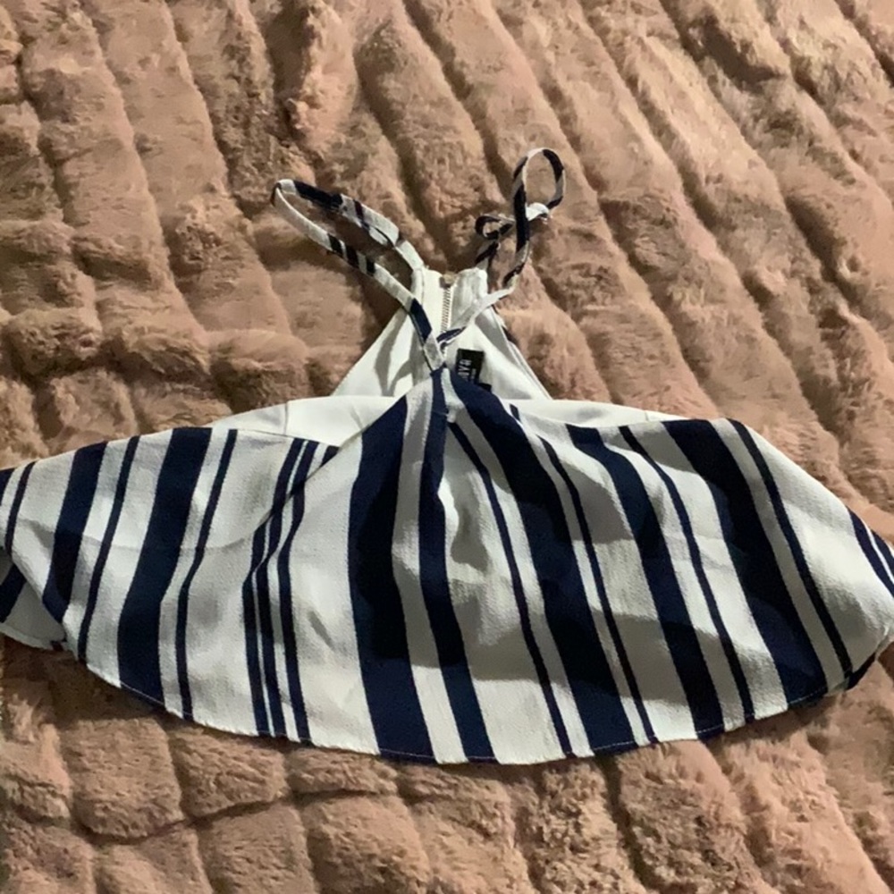 Fashion nova crop top